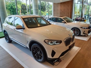 Pameran Eksklusif Surabaya Premium Auto Show Hadirkan 7 Brand Mobil Mewah Di Pakuwon Mall