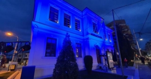 Ο Δήμος Βέροιας φώτισε «μπλε» το Δημαρχείο για την Παγκόσμια Ημέρα Ευχής!
