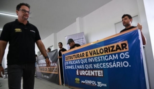 Protesto Do SINPOL Provoca Cancelamento Da Visita Da Governadora Ao Aeroporto De Caruaru