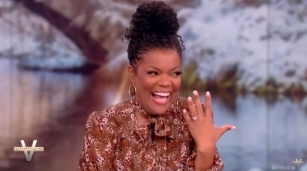 Yvette Nicole Brown Hopes Her Engagement At 52 Let’s Other Women Know ‘It Is Still Possible’ 