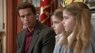 Un Poliziotto Alle Elementari: La Commedia Con Arnold Schwarzenegger Ha Influenzato Una Popolare Saga Horror