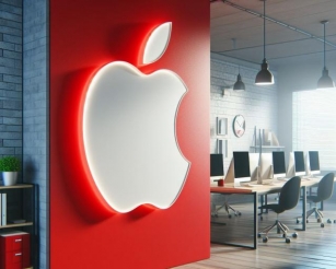 Stewart And Khan Discuss Big Tech Power, Highlighting Apple's Podcast Intervention