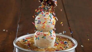Cake-Inspired Restaurant Cookies - BJ's Party Pizookie Boasts A Sweet, Celebratory Recipe (TrendHunter.com)