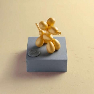 Balloon Dog Cakes - This Cake Pays Homage To Jeff Koons' Balloon Dog Sculpture (TrendHunter.com)
