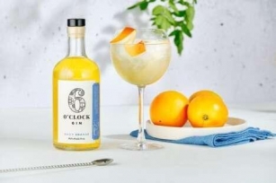 Hazy Warm Weather Gins - 6 O’clock Gin Hazy Orange Is Arriving Just In Time For Summer (TrendHunter.com)