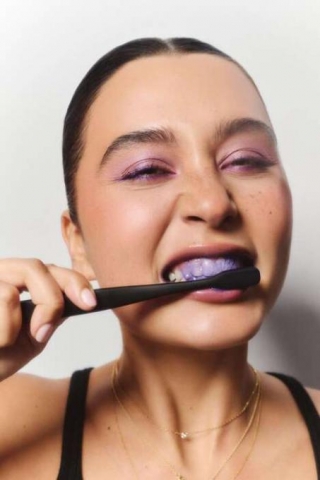 Purple-colored Correction Toothpastes - MOON Oral Beauty Boasts A Purple Color Corrector Toothpaste (TrendHunter.com)