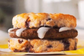 Buttermilk Blueberry Biscuit Sandwiches - Bojangles Is Serving Sausage Bo-Berry Biscuit Sandwiches (TrendHunter.com)