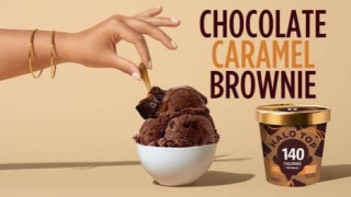 Guilt-Free Ice Creams - Halo Top Debuts Cookies & Cream And Chocolate Caramel Brownie In Canada (TrendHunter.com)
