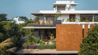 Planted Balcony Home Designs - 4site Architects Designs The House Of Greens In Bangalore (TrendHunter.com)