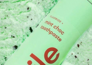 Mint Chocolate Toothpastes - Hismile's Chocolate Mint-Flavored Toothpaste Is Rich & Refreshing (TrendHunter.com)