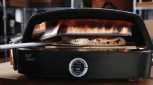 Precision Gas-Powered Pizza Ovens - The Burnhard 'Fat TONY' Offers Dual-Zone Heat Monitoring (TrendHunter.com)