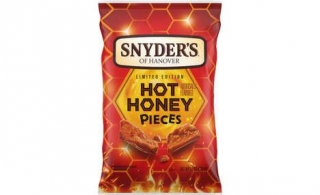 Hot Honey Pretzel Snacks - Snyder's Of Hanover Hot Honey Pieces Are Hitting Stores This Month (TrendHunter.com)