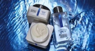 Fatty Acid Skincare Products - These Erno Laszlo Phelityl Reviving Products Come In Two Options (TrendHunter.com)