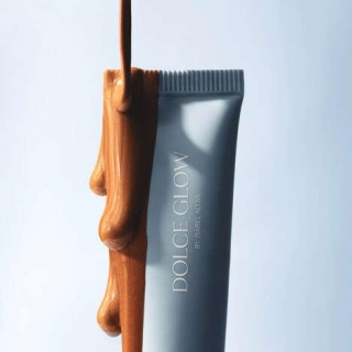 DHA-Infused Contour Sticks - This Dolce Glow Innovation Combines Makeup, Skincare And Tanning (TrendHunter.com)
