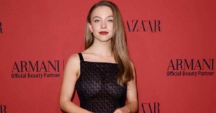 When Sydney Sweeney Left Her Fans Breathless In A Sultry Top, Putting On Show Her Washboard Abs As They Screamed “Girl You Make Me Shy, Shy, Shy”