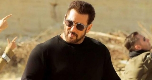 Salman Khan’s First Artwork Can Be Yours For This Thrifting Price! Dabangg Khan Gets Ready To Put His Painting For Sale