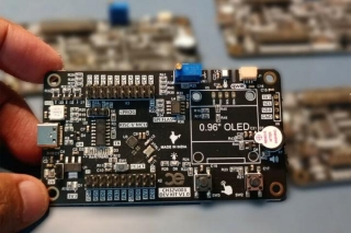 CAPUF Embedded CH32V003 RISC-V Dev Kit Features USB-C, Temperature/humidity Monitoring, OLED & More