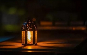 Kisah Hikmah : Padamnya Lampu Istana dan Khalifah Umar Bin Abdul Aziz