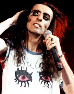 Alice Cooper Fans Freak Out As ‘Rip Alice’ Trends On Social Media