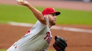Phillies Fall In Finale With Reds