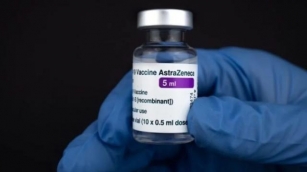 AstraZeneca Admite à Justiça Efeito Colateral Raro Na Vacina Da Covid