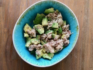 Omega 3 Bommetje: Salade Met Avocado En Kabeljauwlever