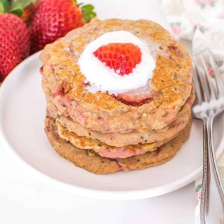 Vegan Fresh Strawberry Pancakes