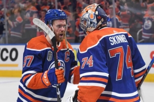 Oilers Beat The Panthers 8-1 In Game 4 To Avoid Being Swept In The Stanley Cup Final