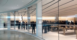 Apple's First Store In Canada With Dedicated Pickup Station Now Open