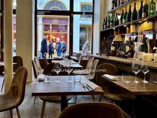 La Table Des Caves Paris – Cosy Restaurant In Galerie Vivienne