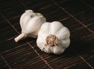 The Superpowers Of Raw Garlic: Unlock Health Benefits You May Be Missing