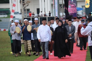 Pj Wali Kota Asripan Nani Canangkan Festival Monuntul Kotamobagu Di Alun-alun Boki Hontinimbang