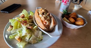 Eating On The Road: Evan's Fresh Seafoods In Dartmouth