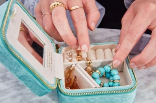 How To Pack Jewellery For Travel – Expert Tips