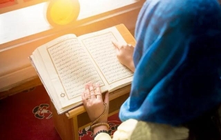 Bolehkah Membaca Al-Qur'an Selama Haid (Menstruasi)