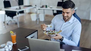 Working While Fasting? How To Manage These Days?
