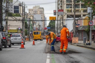 Prefeitura De Curitiba Recupera Faixa Exclusiva De ônibus Da Rua XV De Novembro