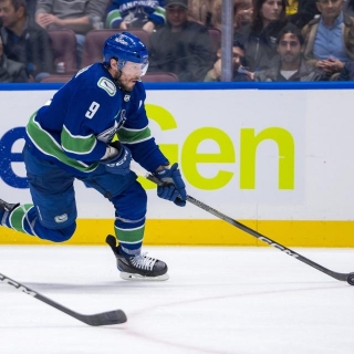 Arizona Coyotes Vs. Vancouver Canucks Prediction, Preview, And Odds - 4-10-2024