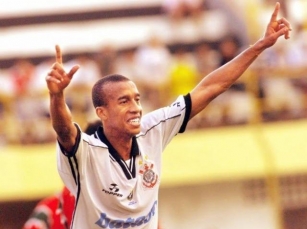 A Temporada Vencedora Do Zagueiro Nenê Pelo Corinthians