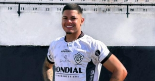 Daniel Santos Celebra Chegada Ao Rio Branco E Projeta Disputa Da Copa Paulista