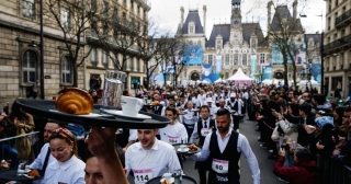 Hurry Up And Wait: Servers Speed-walk Through Paris, Reviving A Century-old Race