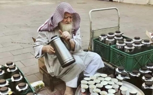 Saudi Arabia's Most Beloved Person, Who Offered Drinks & Food For Free In Madina Passed Away