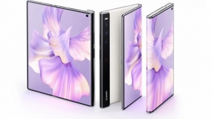 Apple To Launch Foldable IPhone By 2026 And Foldable MacBook By 2025, Says Analysts