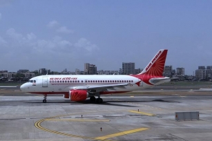 Air India ने घटाई फ्री बैगेज लिमिट, 20 से घटाकर 15 किलोग्राम किया