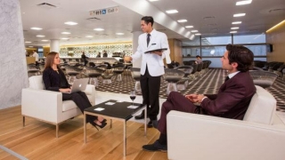 Should You Tip At Airport Lounges In The United States?
