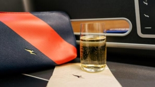 How To Book A Classic Flight Reward Seat With Qantas Points