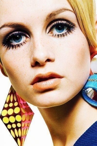 Mastering Twiggy-Inspired Makeup Step-by-Step Guide