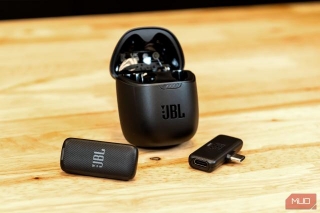 JBL Quantum Stream Wireless Mic Review: Held Back By Simplicity