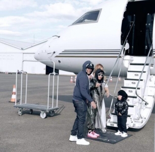 Nicki Minaj Shuts Down Marriage Split Rumors In United Front With Husband [Video]