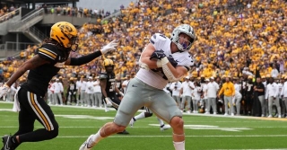 Make The Case: Theo Johnson Or Ben Sinnott At Tight End?